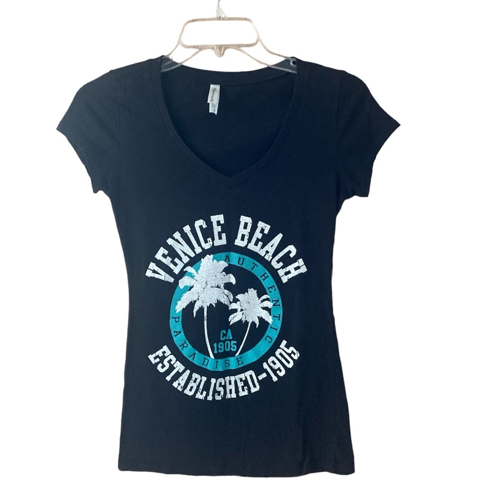 Venice Beach Reserved V-Neck T-Shirt size S